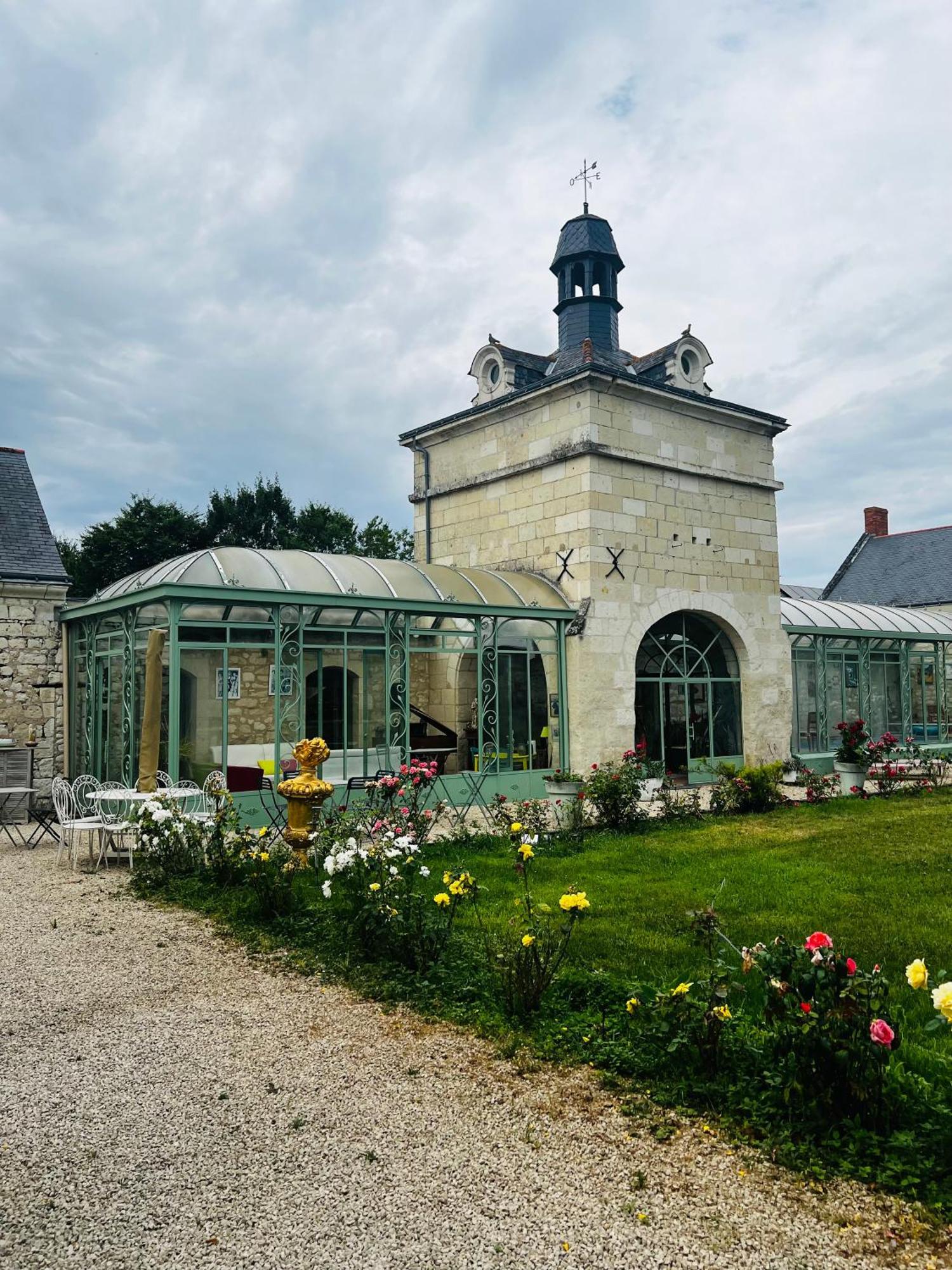 Chateau De La Thibaudiere Bois Savary - Chambre Familiale Du Roi Allonnes  Екстериор снимка